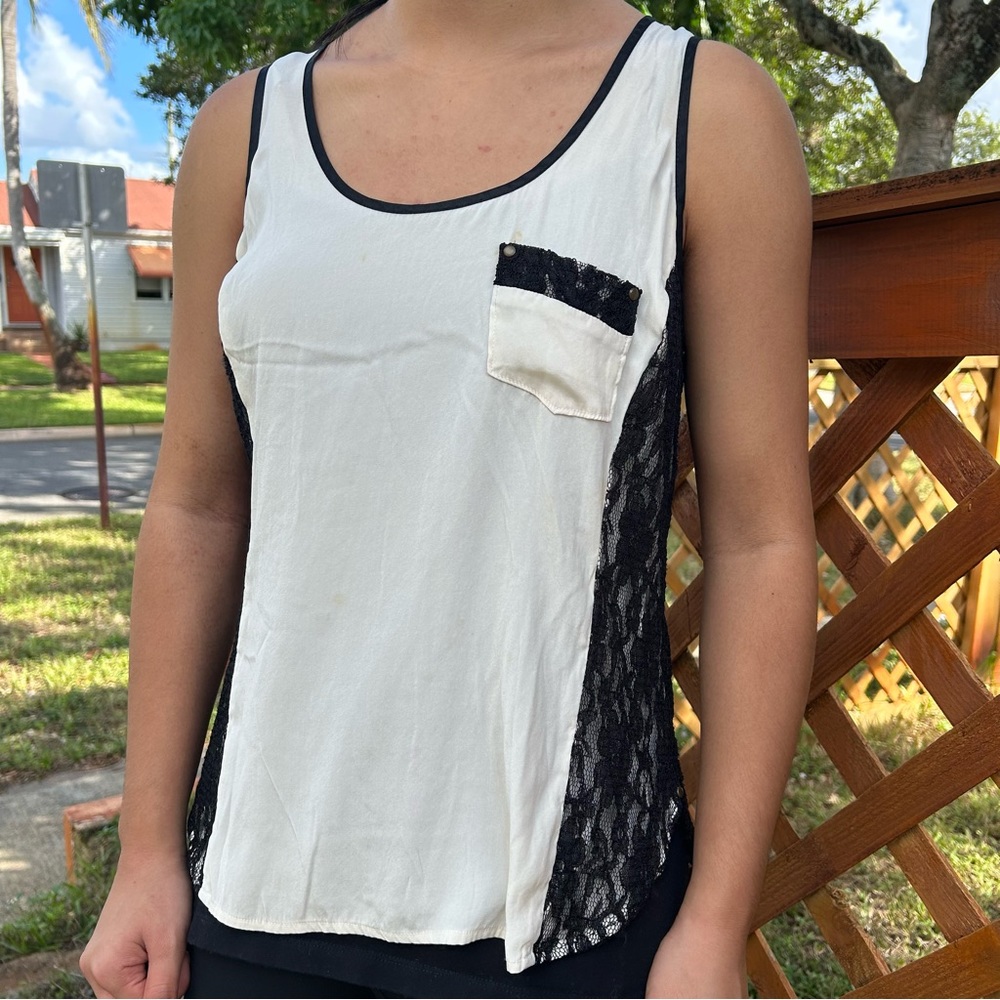 Cache Black and White Silk Spandex Lace Tank Sleeveless Blouse!
